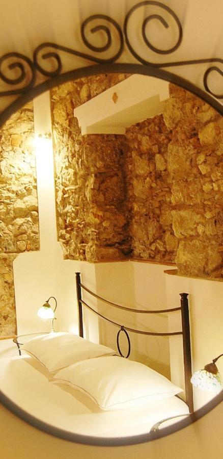 Incantevole E Storico Appartamento In Pieno Centro Taormine Extérieur photo